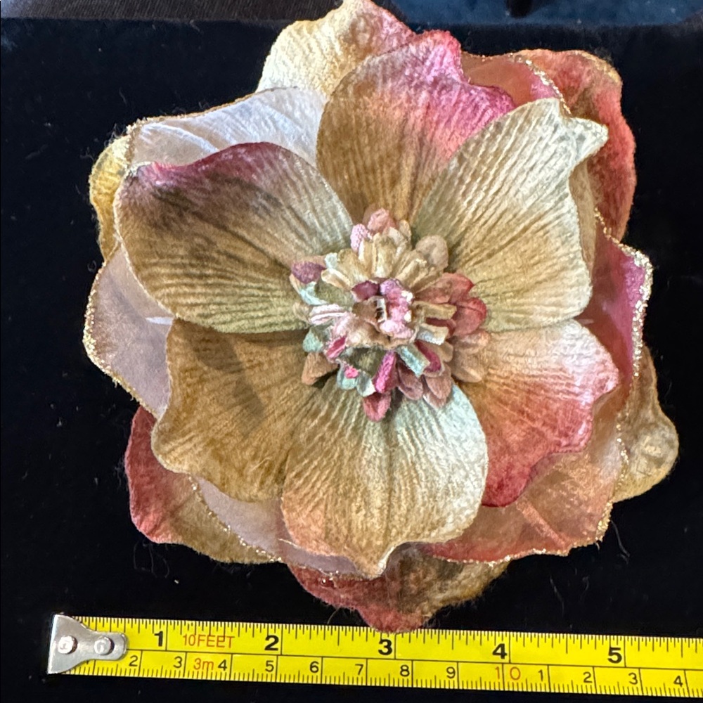 Beautiful Vintage Multicolor Floral Brooch - Picture 10 of 10